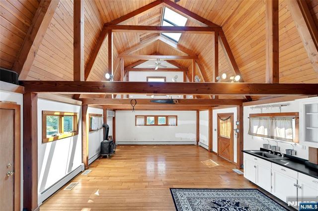 11 Lower Cross Road, Saddle River, NJ 07458