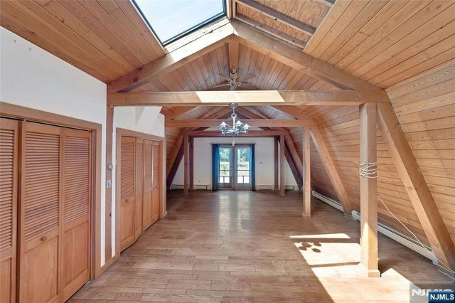 11 Lower Cross Road, Saddle River, NJ 07458