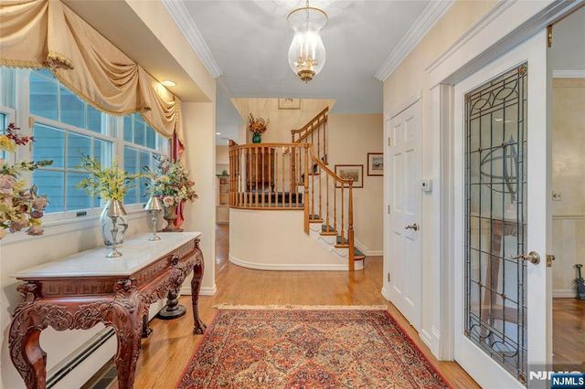 11 Lower Cross Road, Saddle River, NJ 07458