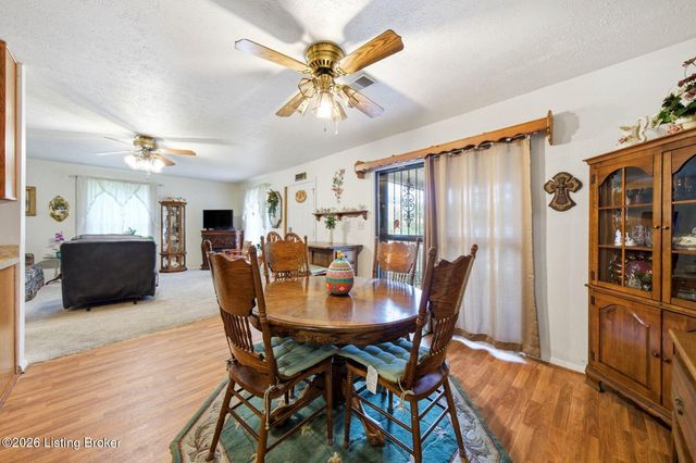 3101 Meadowside Ct, Louisville, KY 40214