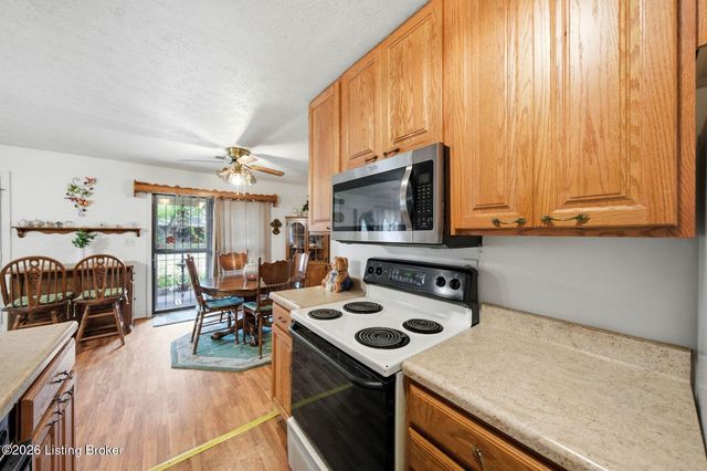 3101 Meadowside Ct, Louisville, KY 40214