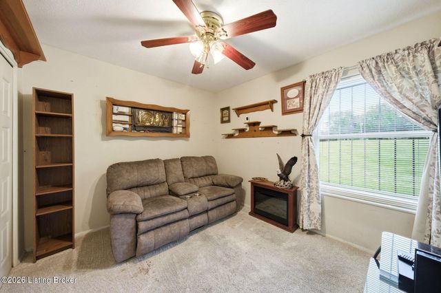 3101 Meadowside Ct, Louisville, KY 40214