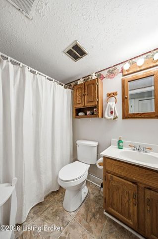 3101 Meadowside Ct, Louisville, KY 40214