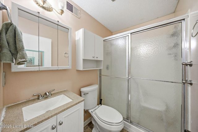 3101 Meadowside Ct, Louisville, KY 40214