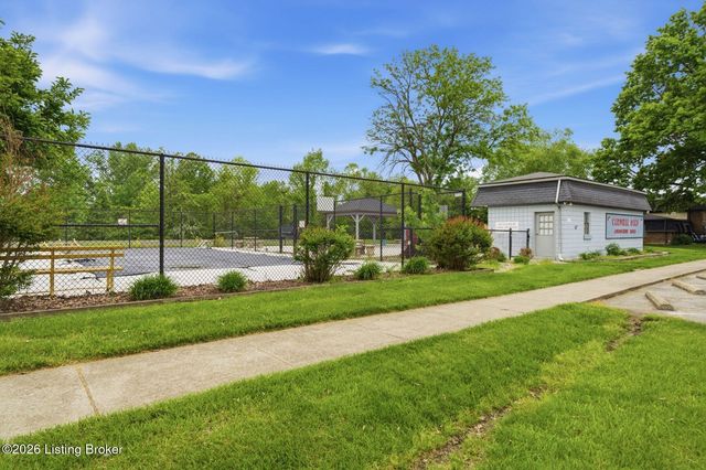 3101 Meadowside Ct, Louisville, KY 40214