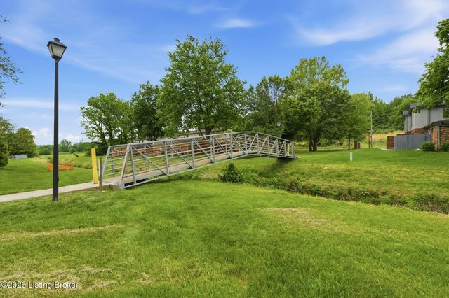 3101 Meadowside Ct, Louisville, KY 40214