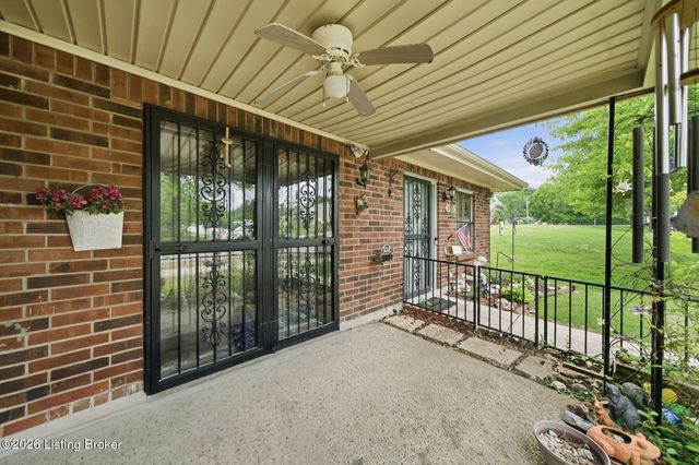 3101 Meadowside Ct, Louisville, KY 40214