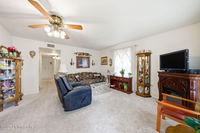 3101 Meadowside Ct, Louisville, KY 40214