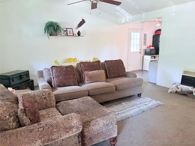 48 Indian Nation Drive, Canadian, OK 74425