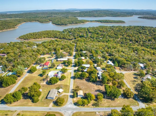 48 Indian Nation Drive, Canadian, OK 74425
