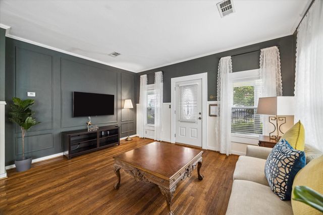 338 Cortlandt Street, Houston, TX 77007