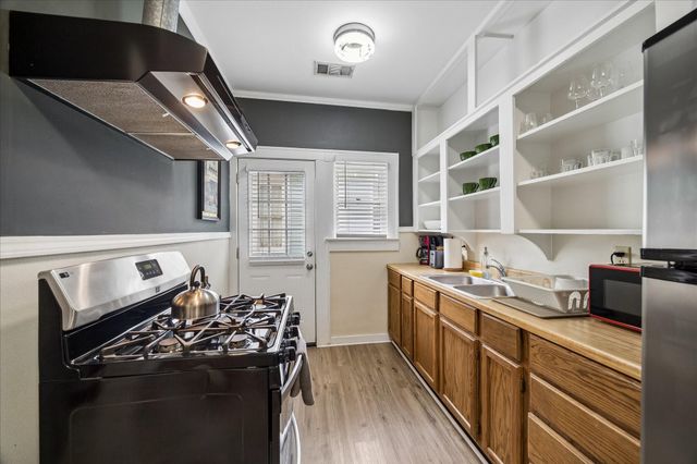 338 Cortlandt Street, Houston, TX 77007