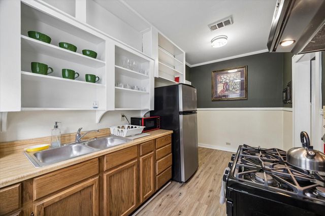 338 Cortlandt Street, Houston, TX 77007