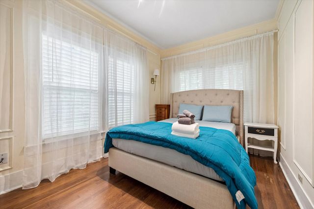 338 Cortlandt Street, Houston, TX 77007