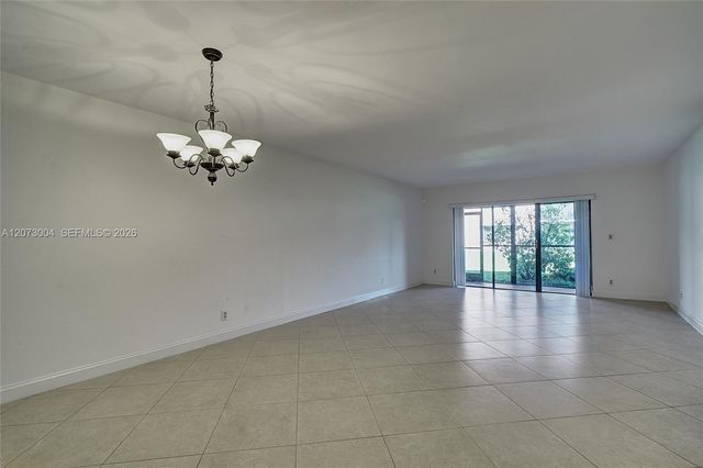 231 Lakeview Drive 103, Weston, FL 33326