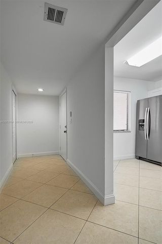 231 Lakeview Drive 103, Weston, FL 33326