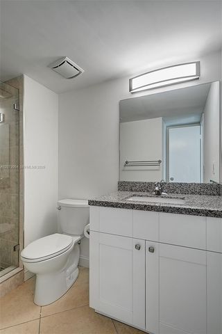 231 Lakeview Drive 103, Weston, FL 33326