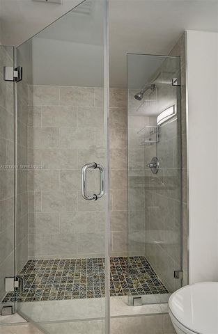 231 Lakeview Drive 103, Weston, FL 33326