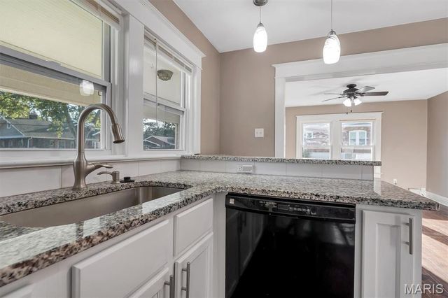 8627 Argyle Avenue, St Louis, MO 63114