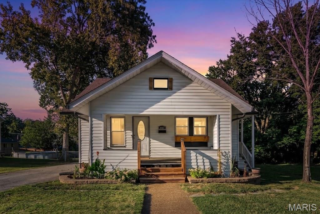 8627 Argyle Avenue, St Louis, MO 63114