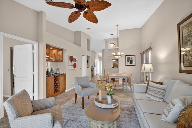 8536 Logia Circle, Boynton Beach, FL 33472
