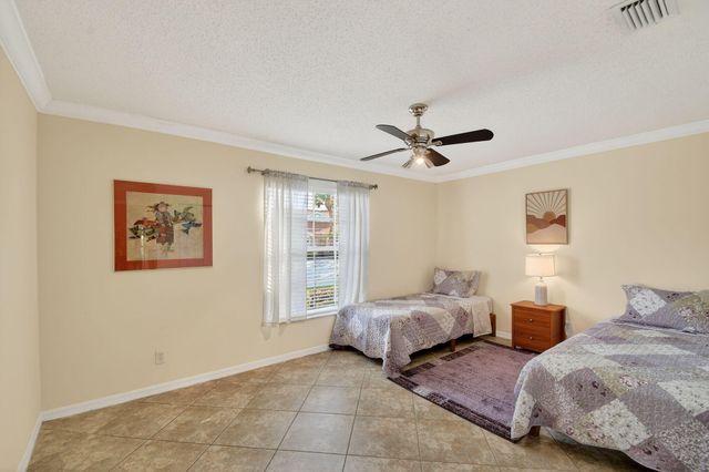 8536 Logia Circle, Boynton Beach, FL 33472