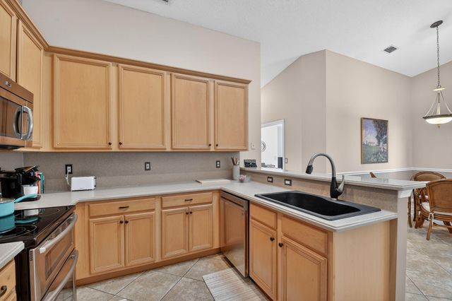8536 Logia Circle, Boynton Beach, FL 33472