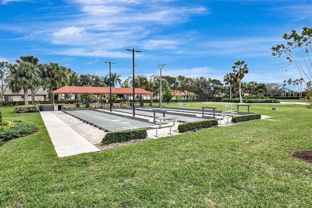 8536 Logia Circle, Boynton Beach, FL 33472