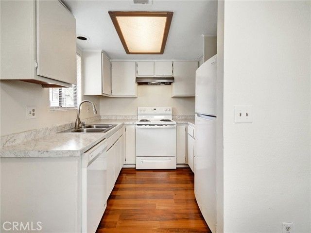 51225 Eisenhower Drive B, La Quinta, CA 92253