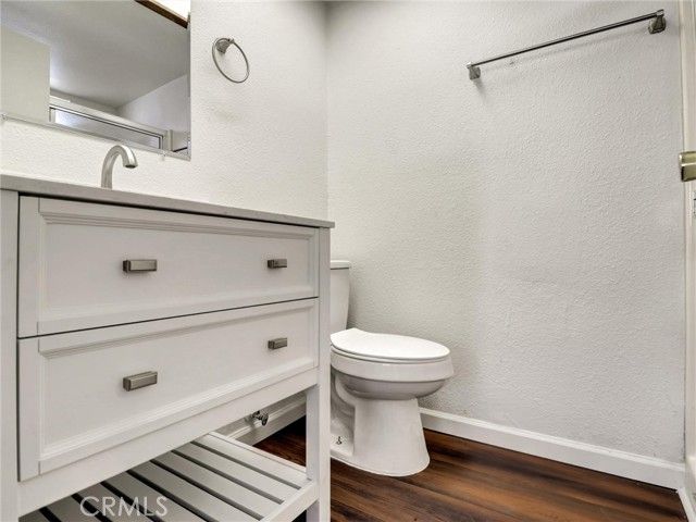 51225 Eisenhower Drive B, La Quinta, CA 92253