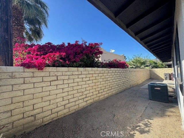 51225 Eisenhower Drive B, La Quinta, CA 92253