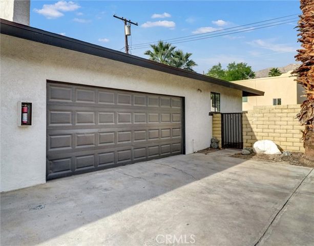 51225 Eisenhower Drive B, La Quinta, CA 92253