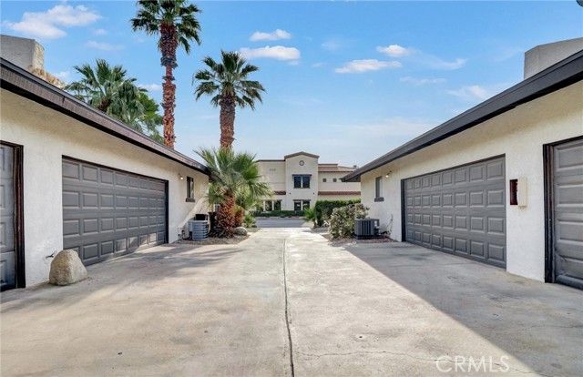51225 Eisenhower Drive B, La Quinta, CA 92253