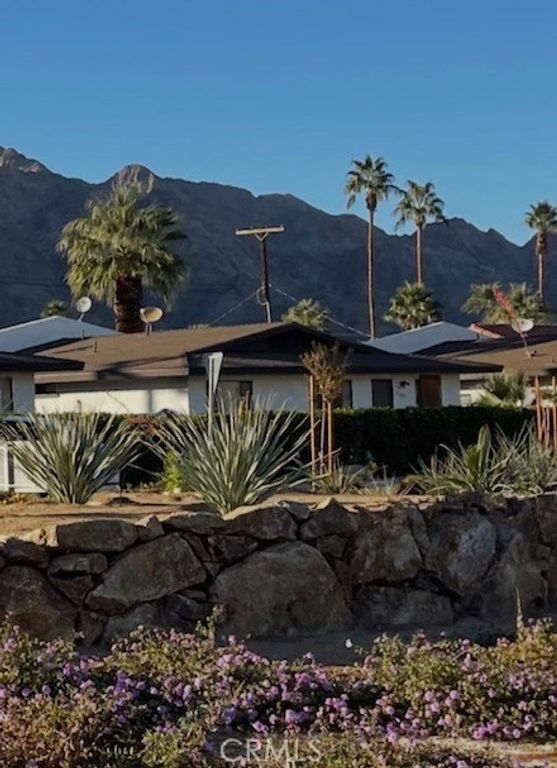 51225 Eisenhower Drive B, La Quinta, CA 92253