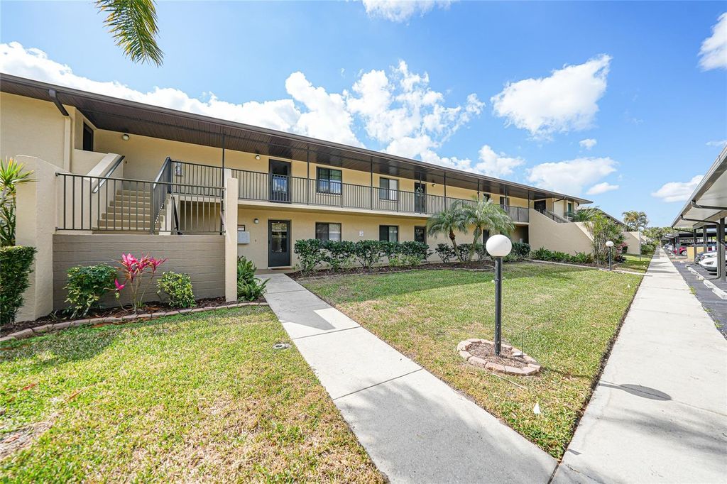 4000 OAKVIEW DRIVE L2, Punta Gorda, FL 33980