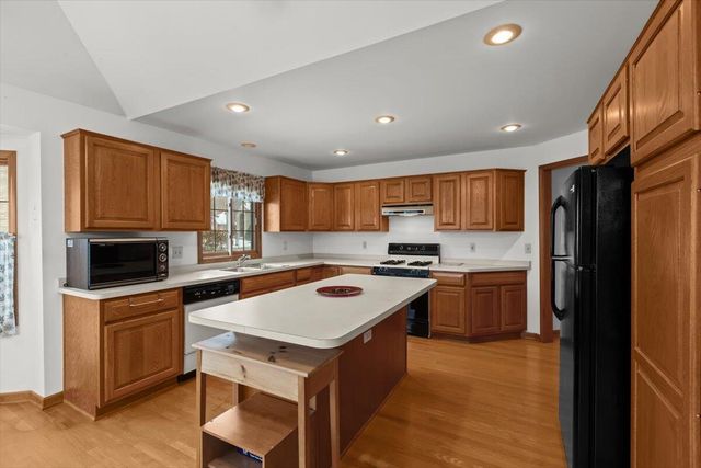 48436 Amber Lane Lane, Shelby Twp, MI 48315