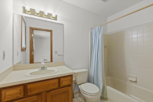 48436 Amber Lane Lane, Shelby Twp, MI 48315