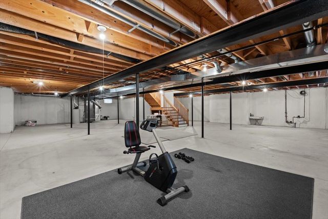 48436 Amber Lane Lane, Shelby Twp, MI 48315