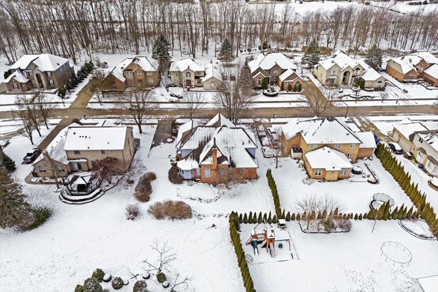 48436 Amber Lane Lane, Shelby Twp, MI 48315