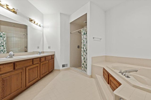 48436 Amber Lane Lane, Shelby Twp, MI 48315