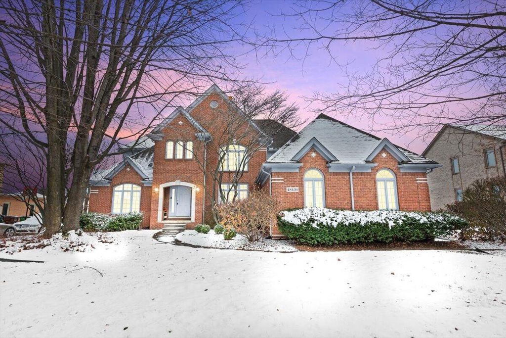 48436 Amber Lane Lane, Shelby Twp, MI 48315