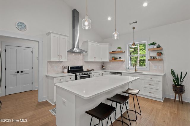 215 Riverway Lane, West End, NC 27376