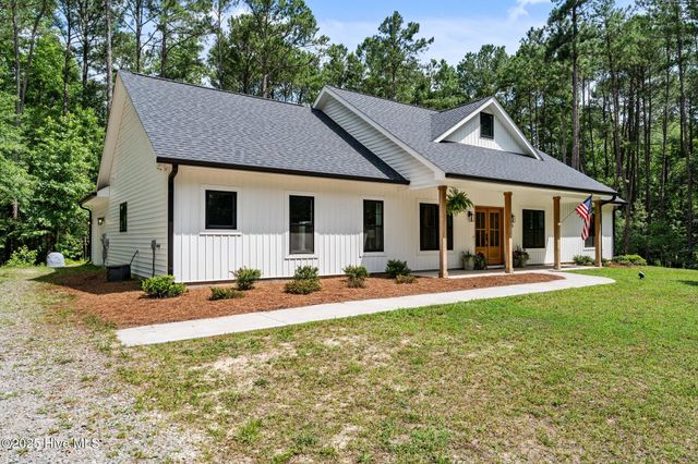215 Riverway Lane, West End, NC 27376