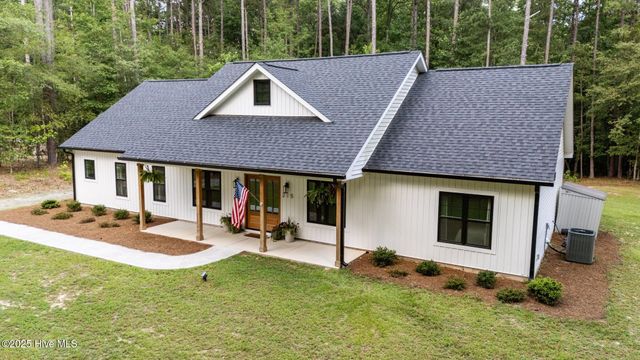 215 Riverway Lane, West End, NC 27376