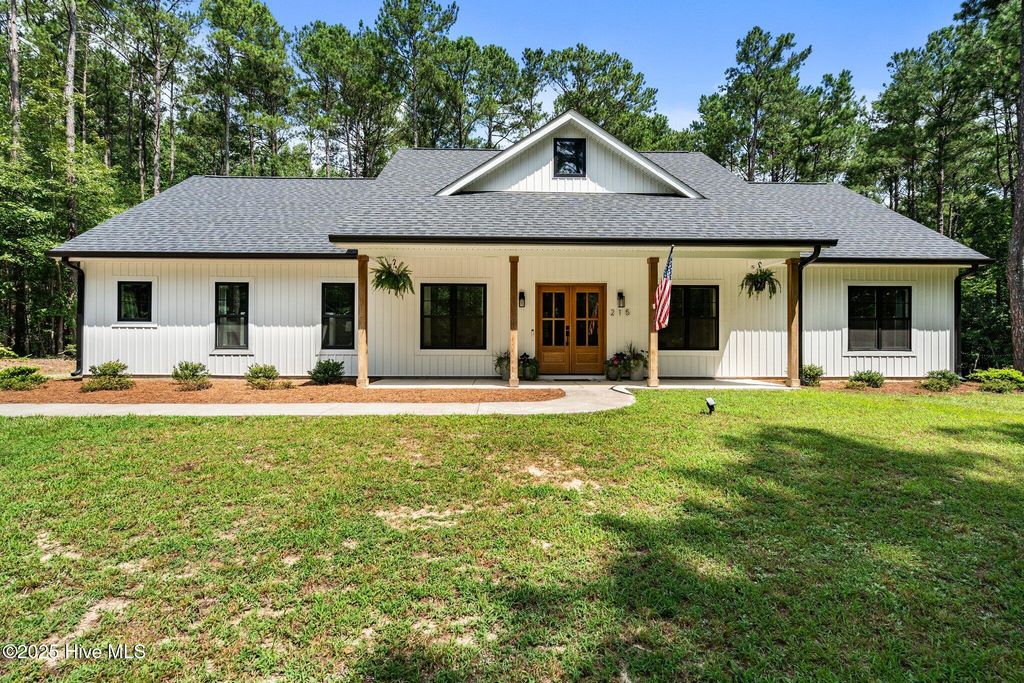 215 Riverway Lane, West End, NC 27376
