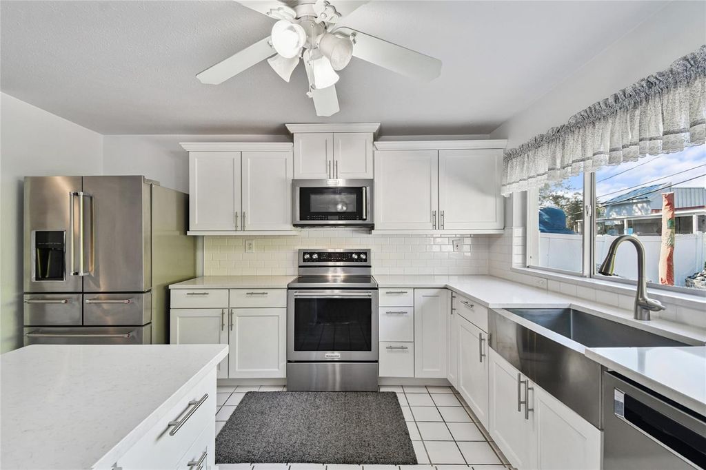 Image 14 of property listing at 4315 W FAIR OAKS AVENUE, Tampa, FL 33611