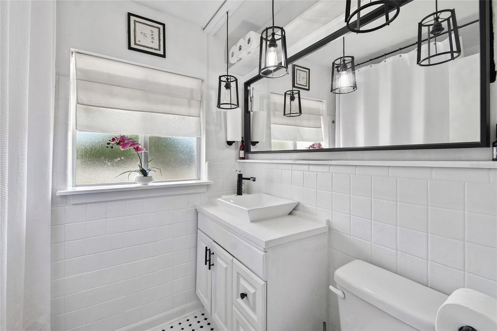 Image 21 of property listing at 4315 W FAIR OAKS AVENUE, Tampa, FL 33611