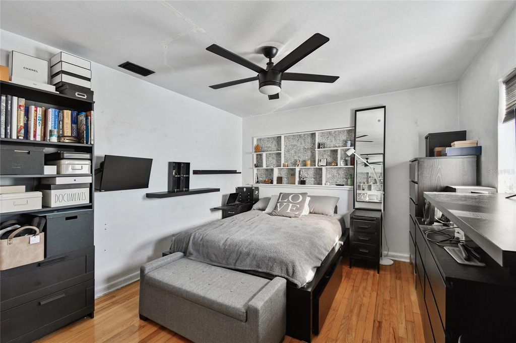 Image 25 of property listing at 4315 W FAIR OAKS AVENUE, Tampa, FL 33611