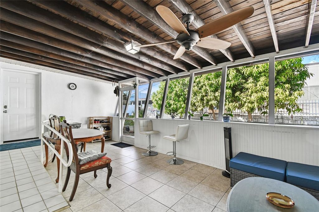 Image 32 of property listing at 4315 W FAIR OAKS AVENUE, Tampa, FL 33611