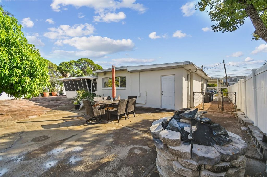 Image 39 of property listing at 4315 W FAIR OAKS AVENUE, Tampa, FL 33611